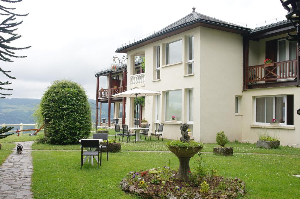 Hostellerie Saint Clement Vic-sur-Cère Exterior foto